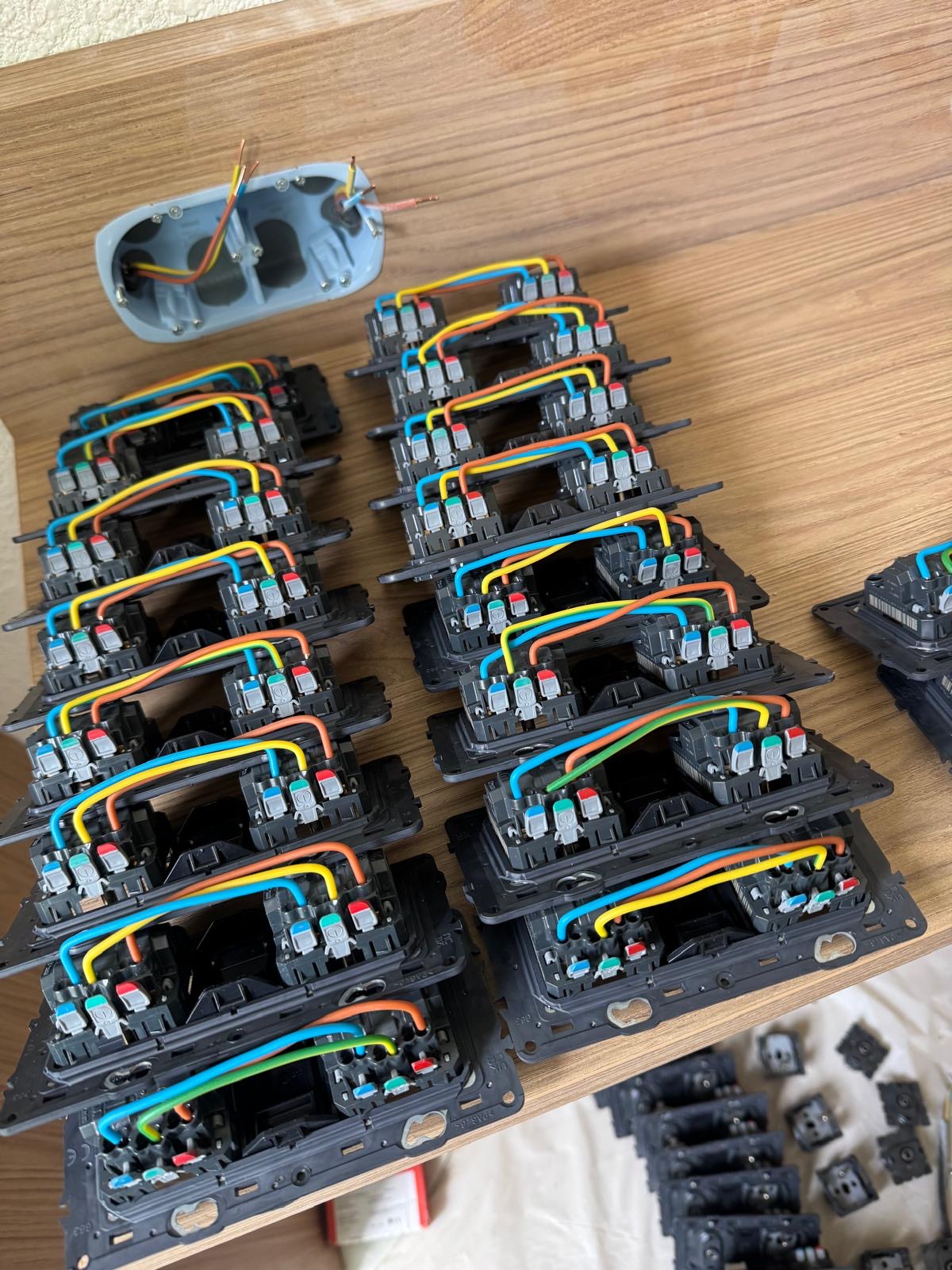 Mecanismes electriques prepares et pre-cables