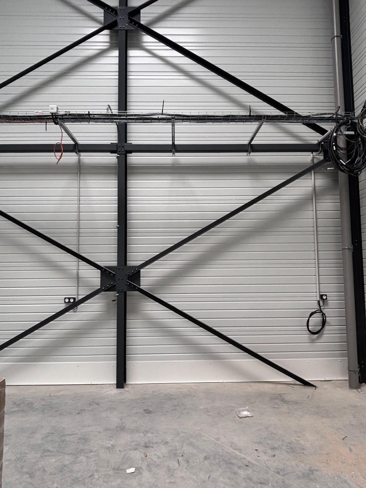 Chemin de cables sur structure metallique